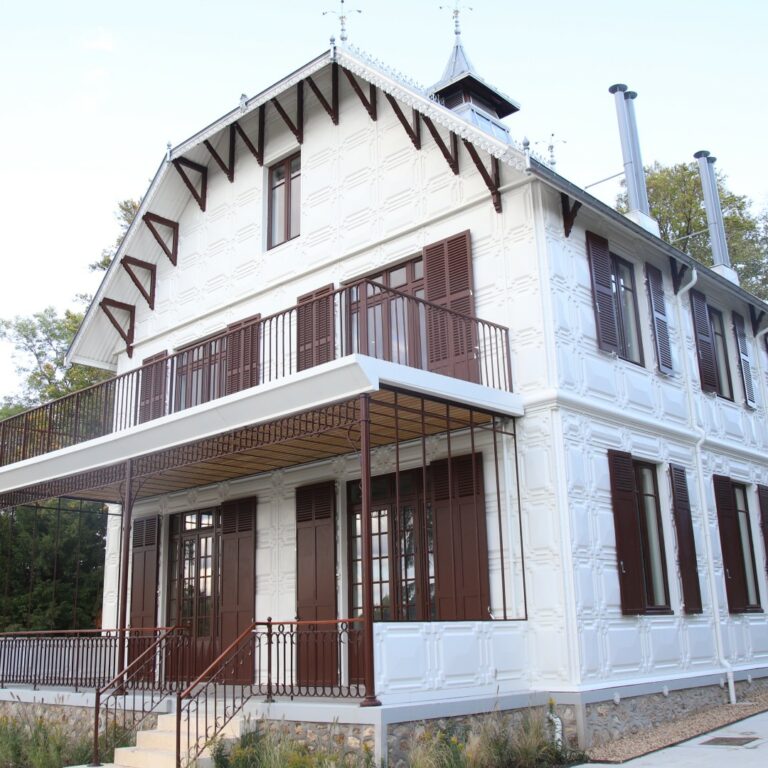 Lire la suite à propos de l’article La maison de fer à Poissy : à deux pas de notre Gite avec piscine